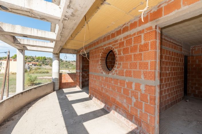 Image No.14-3 Bed Property for sale