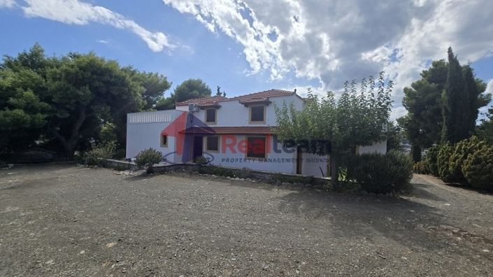 Image No.2-Propriété de 2 chambres à vendre à Votsi