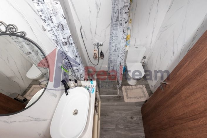 Image No.12-2 Bed Property for sale