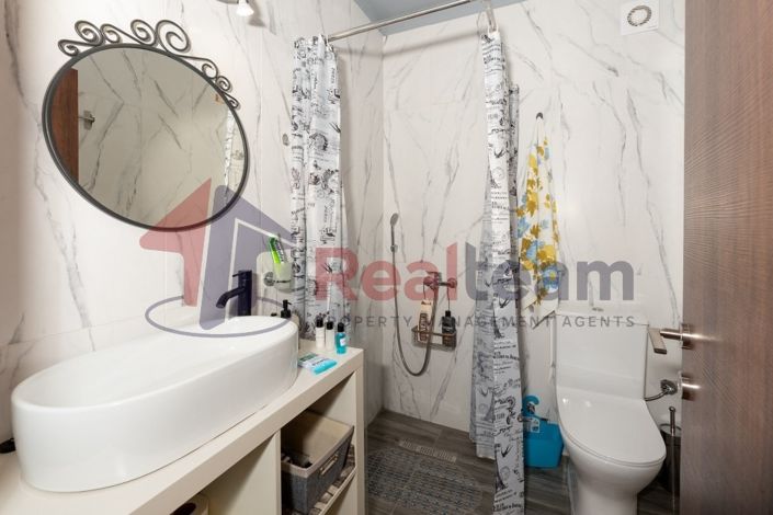 Image No.13-2 Bed Property for sale