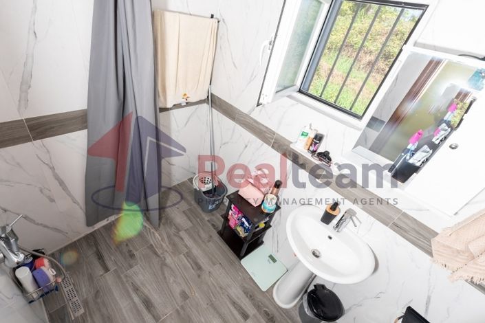 Image No.20-2 Bed Property for sale