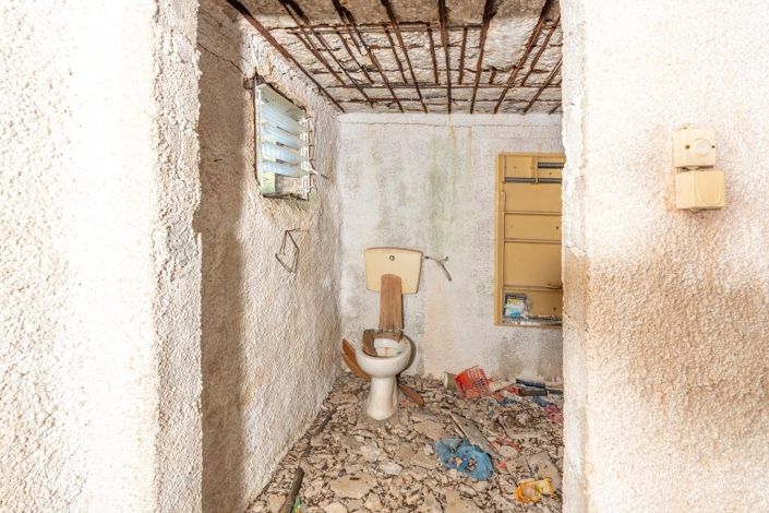 Image No.18-1 Bed Property for sale