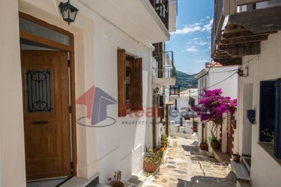 f1bffb2737434809a973891094f75771