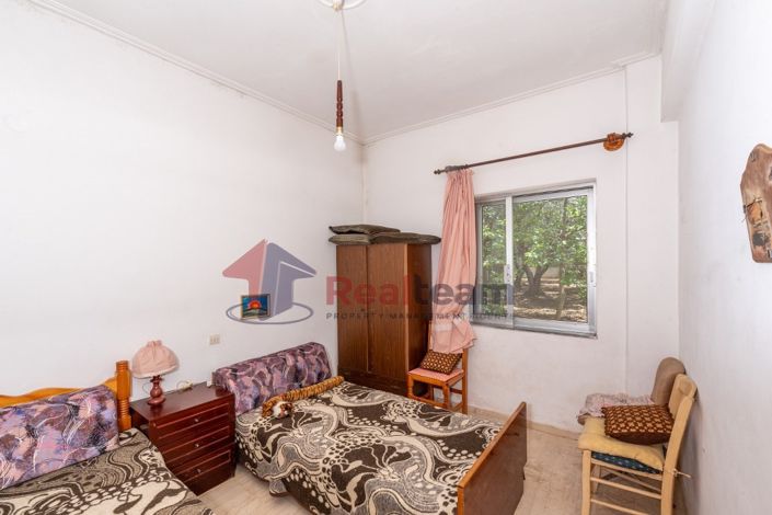 Image No.18-6 Bed Property for sale