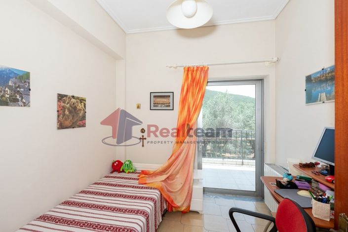 Image No.19-6 Bed Property for sale