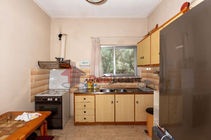 Image No.9-6 Bed Property for sale