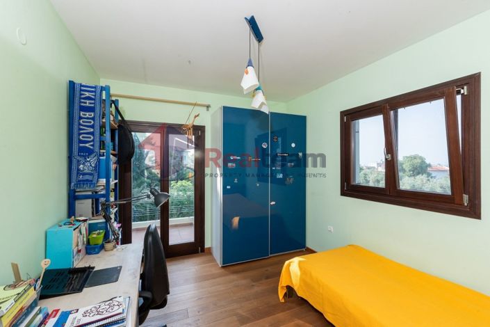 Image No.14-4 Bed Property for sale