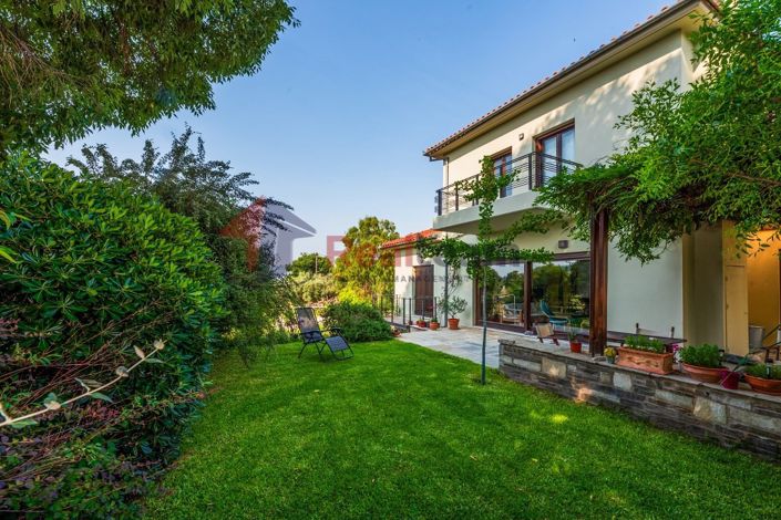 Image No.2-4 Bed Property for sale