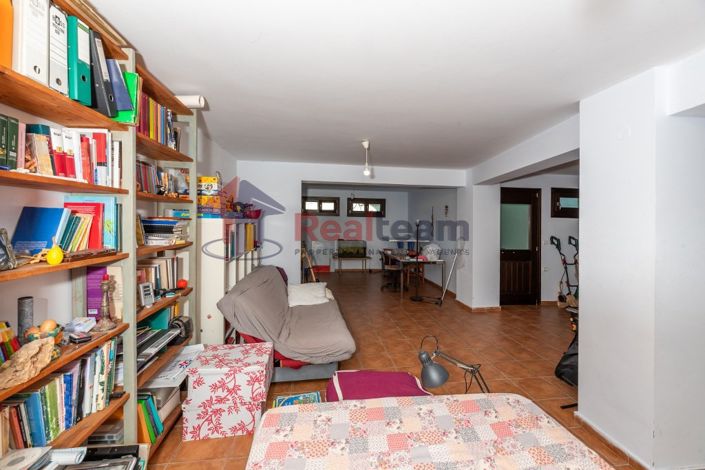 Image No.21-4 Bed Property for sale