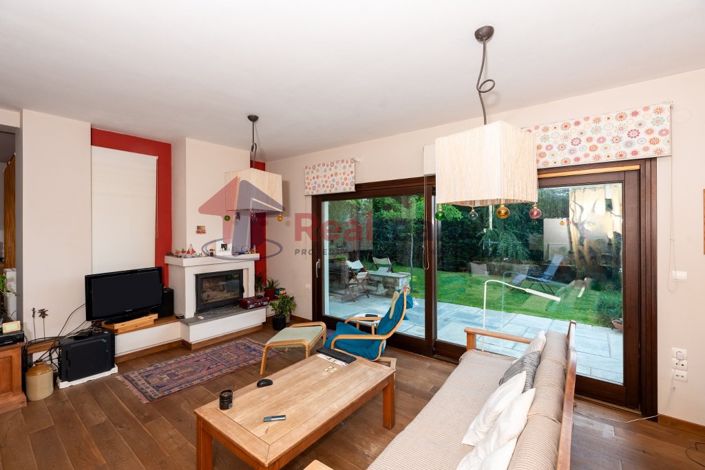 Image No.5-4 Bed Property for sale