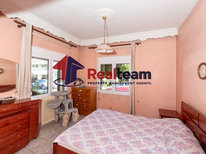 Image No.12-4 Bed Property for sale