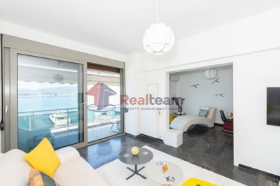 84f52dc9bc064f1c9c96a2acbbf4ce5a