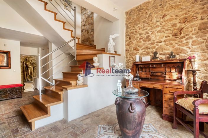 Image No.3-Propriété de 7 chambres à vendre à Palaio Faliro