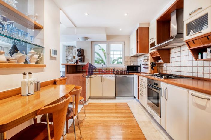 Image No.7-Propriété de 7 chambres à vendre à Palaio Faliro