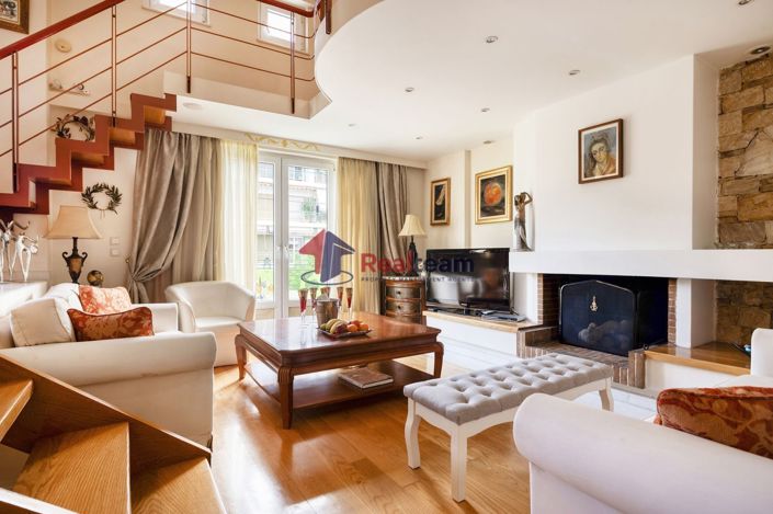 Image No.9-Propriété de 7 chambres à vendre à Palaio Faliro