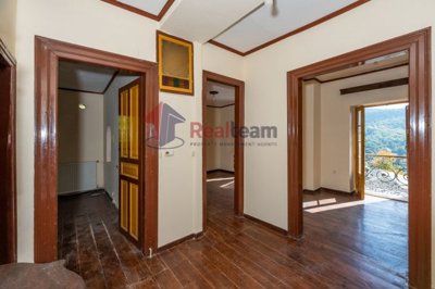 e252844f61b148b5ac1d24d66e338ba1