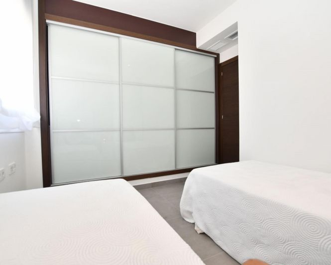 Image No.8-3 Bed Apartment for sale