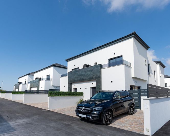 Image No.34-3 Bed Townhouse for sale