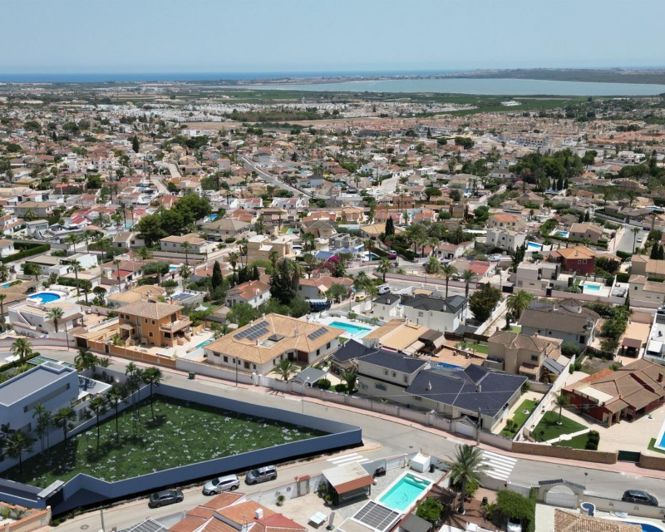 Image No.24-3 Bed Villa for sale