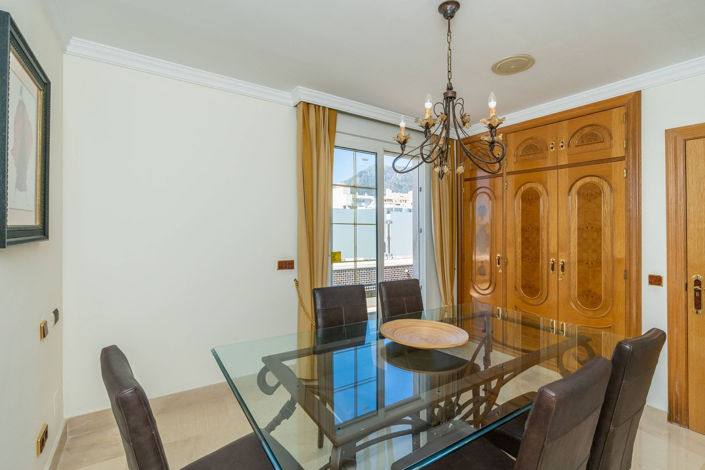 Image No.14-5 Bed Property for sale