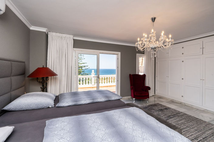 Image No.11-4 Bed Property for sale