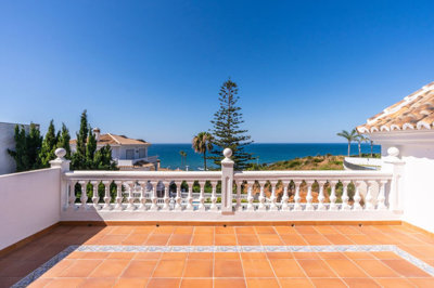 12-53013098fcab6c38b1379cd33298e050