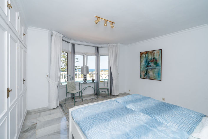 Image No.15-4 Bed Property for sale