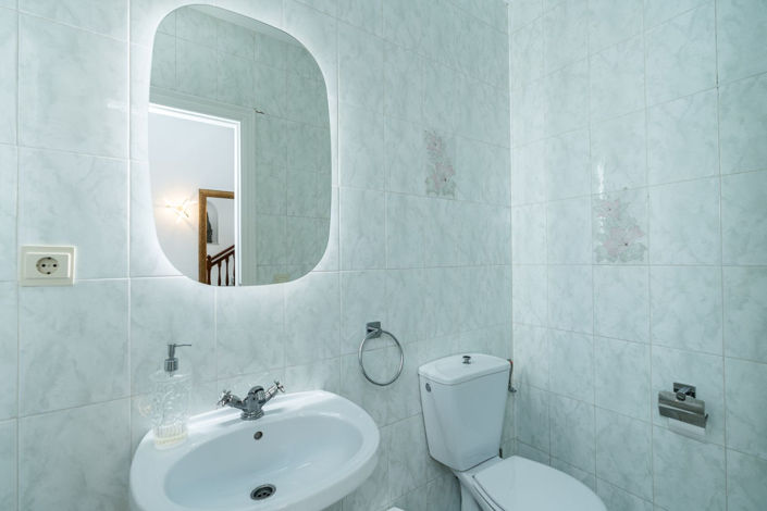 Image No.22-4 Bed Property for sale