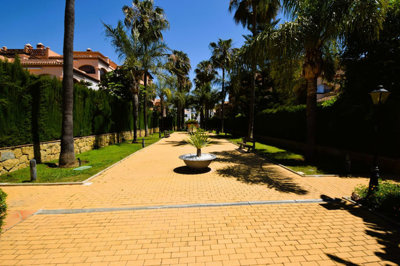 15-11d12f2f454f2f5e9b981fdd8b901d51