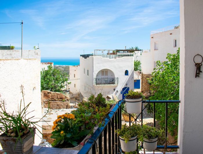 Image No.23-2 Bed Property for sale