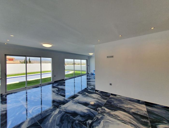 Image No.15-4 Bed Villa for sale