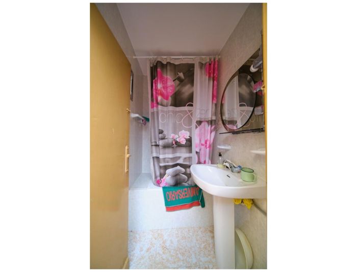 Image No.14-6 Bed Townhouse for sale