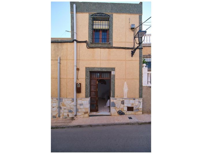 Image No.25-6 Bed Townhouse for sale