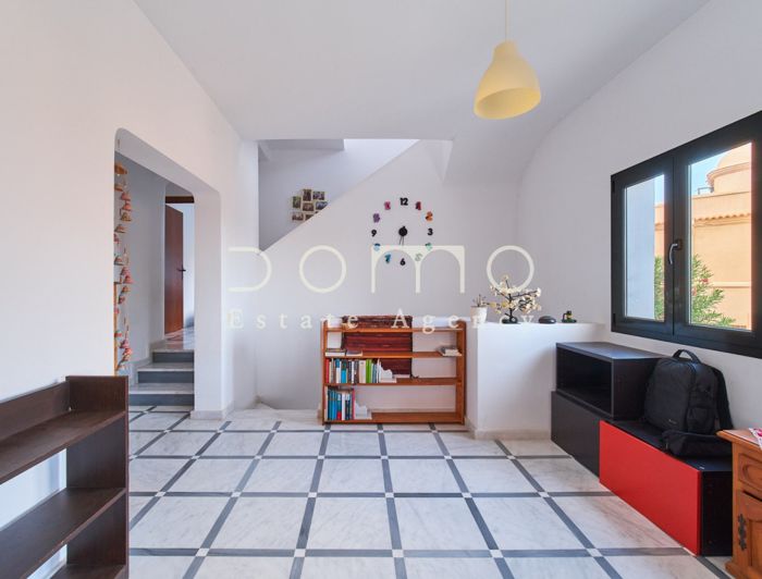 Image No.20-5 Bed Property for sale