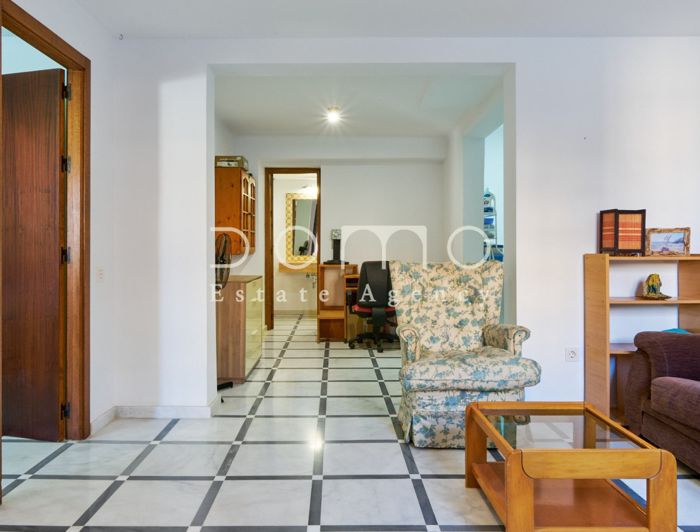 Image No.23-5 Bed Property for sale