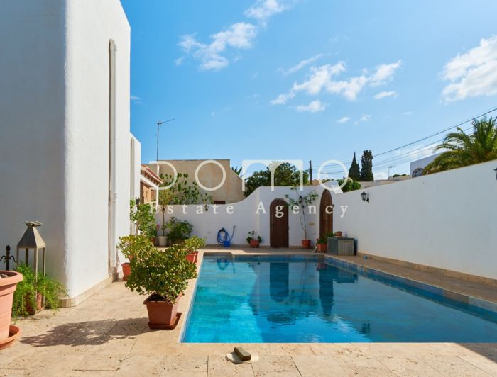 Image No.8-5 Bed Property for sale