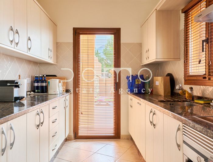 Image No.13-3 Bed Property for sale