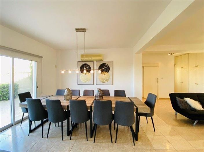 Image No.8-Villa de 5 chambres à vendre à Chlorakas