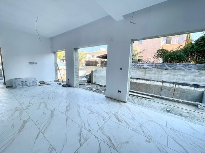 Image No.9-3 Bed Villa for sale