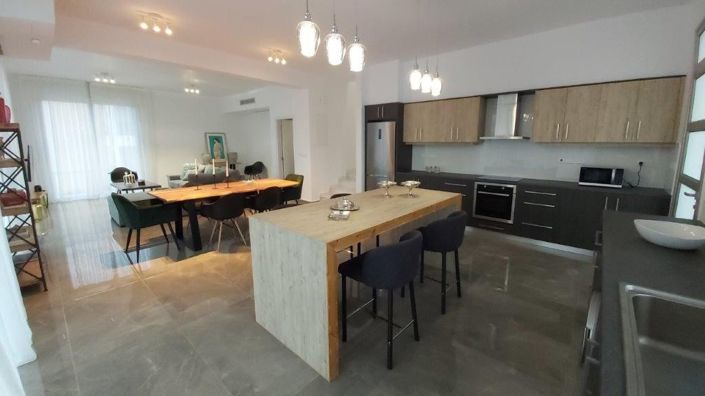 Image No.3-3 Bed Villa for sale