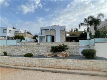 Detached Villa For Sale  in  Neo Chorio
