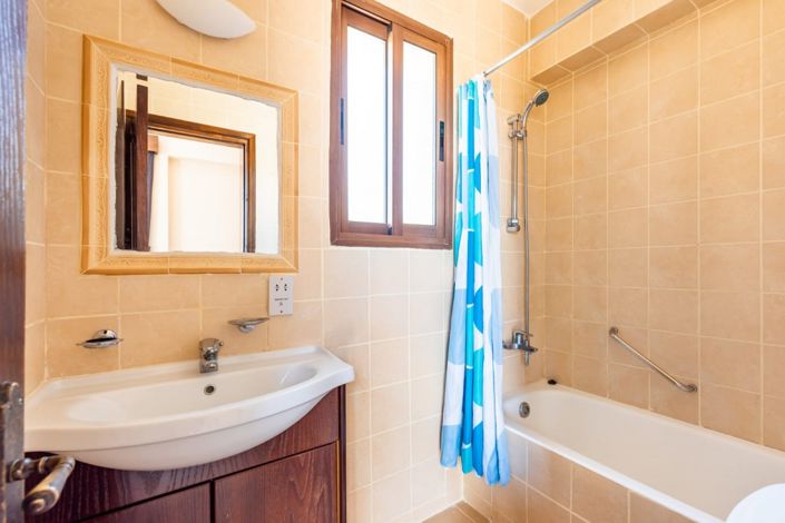 Image No.10-Villa de 4 chambres à vendre à Argaka