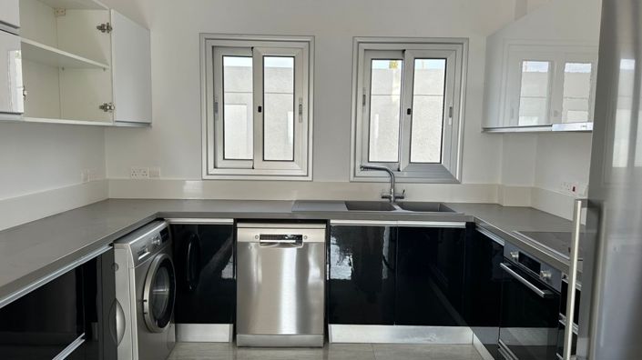 Image No.6-Villa de 5 chambres à vendre à Kissonerga