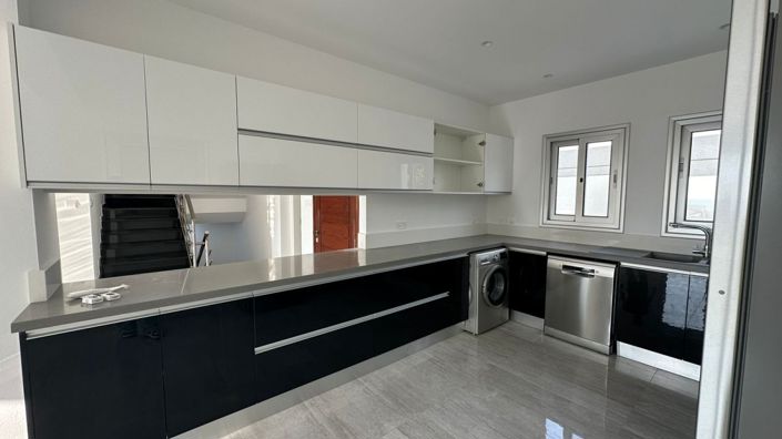 Image No.7-Villa de 5 chambres à vendre à Kissonerga