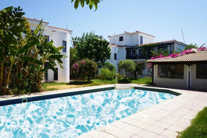 Image No.2-19 Bed Hotel for sale