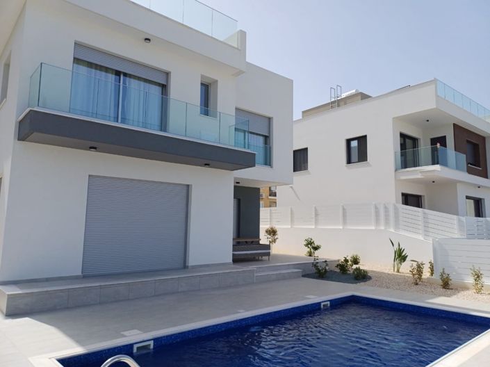 Image No.2-3 Bed Villa for sale