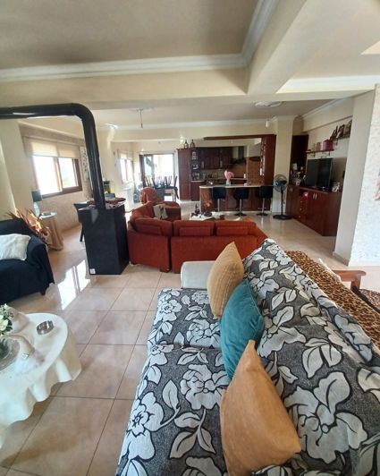 Image No.4-9 Bed Property for sale