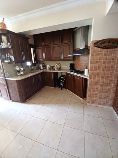 Image No.7-9 Bed Property for sale