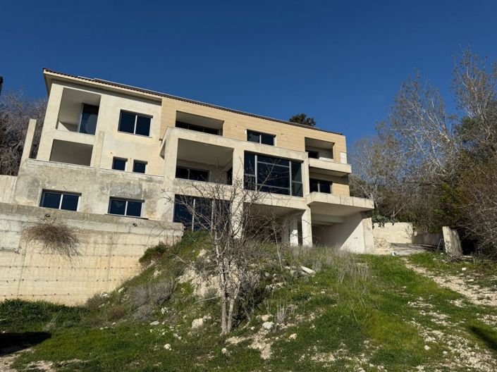 Image No.2-6 Bed Villa for sale