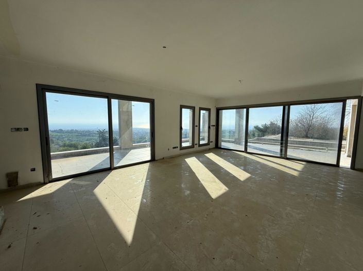 Image No.9-6 Bed Villa for sale